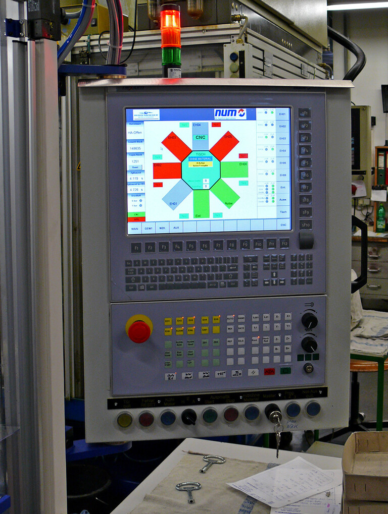 Customized HMI for Flexium CNC system.
