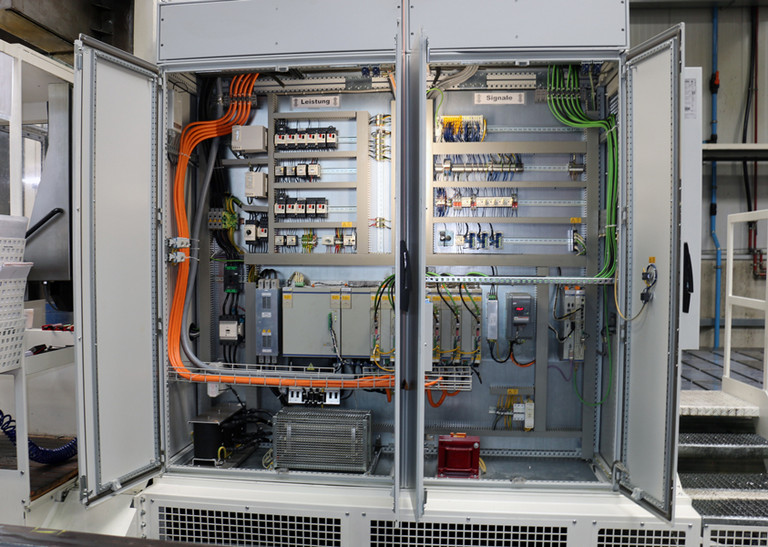 Control cabinet of  the Modumill