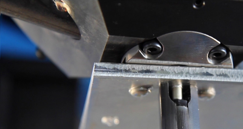 Inserimento del rivetto Inserimento del rivetto
