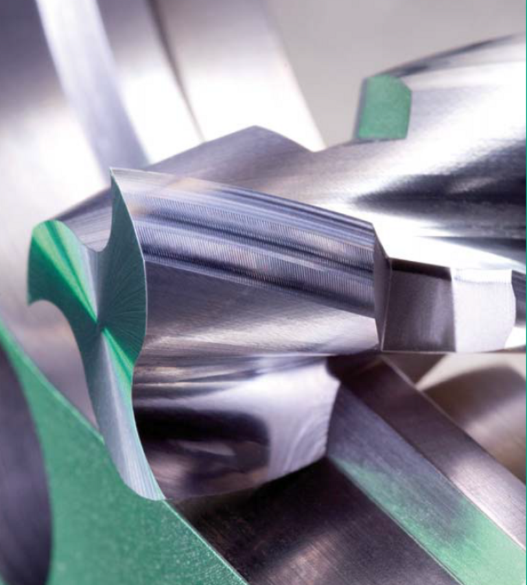 成形铣刀正在工作