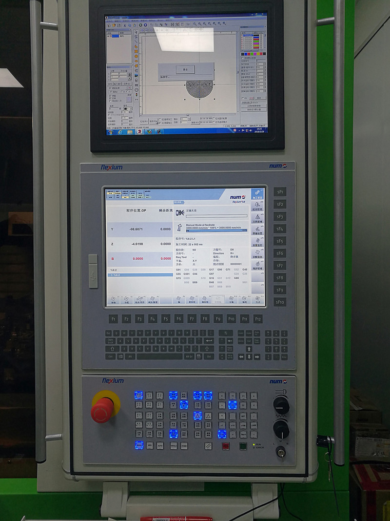 The HMI of the ML125 machining centre is based on NUM’s Flexium touch screen technology.