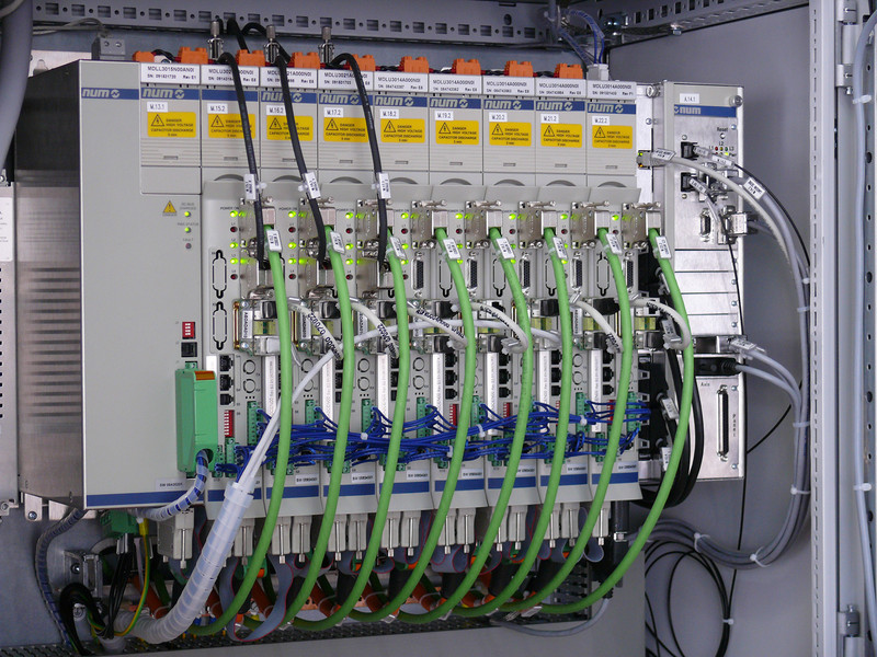 NUM Axium Power CNC, NUM variators with STO safety system (Safe Torque Off). NUM Axium Power CNC, NUM variators with STO safety system (Safe Torque Off).