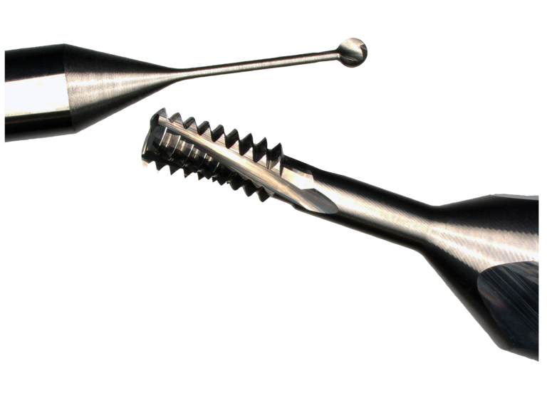 Immagine al microscopio dei microutensili (fresa a smusso diametro sfera 1 mm e fresa per filettare)