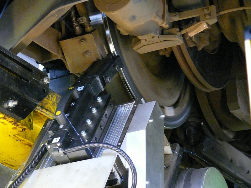 Wheel machining in the grinding process. Wheel machining in the grinding process.