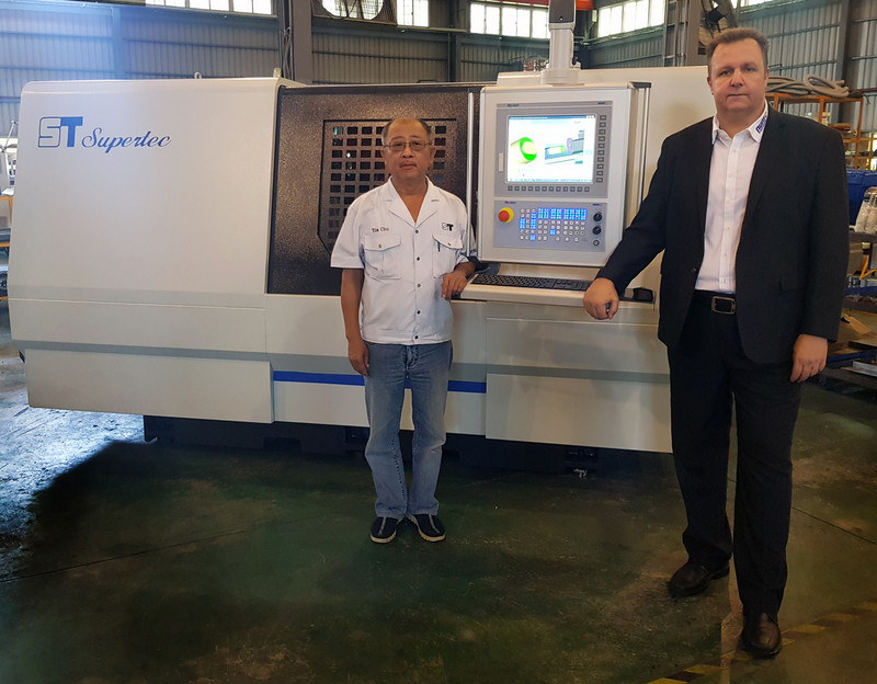L'ultima rettificatrice cilindrica CNC tipo Plunge di Supertec è basata sulla piattaforma Flexium+ CNC di NUM