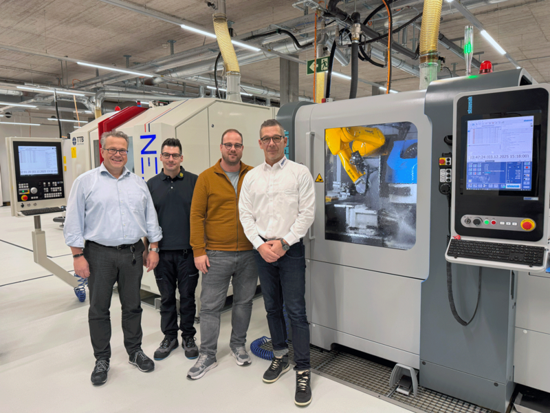 From left to right: Daniel Flury, Managing Director and co-owner of Gloor Präzisionswerkzeuge AG, Patrick Erb, Deputy Head of CNC Manufacturing at Gloor Präzisions- werkzeuge AG, Martin Pfeuti, Head of Sales/Marketing and co-owner of Gloor Präzisionswerkzeuge AG, and Gustav Heer, Application Engineer at NUMROTO