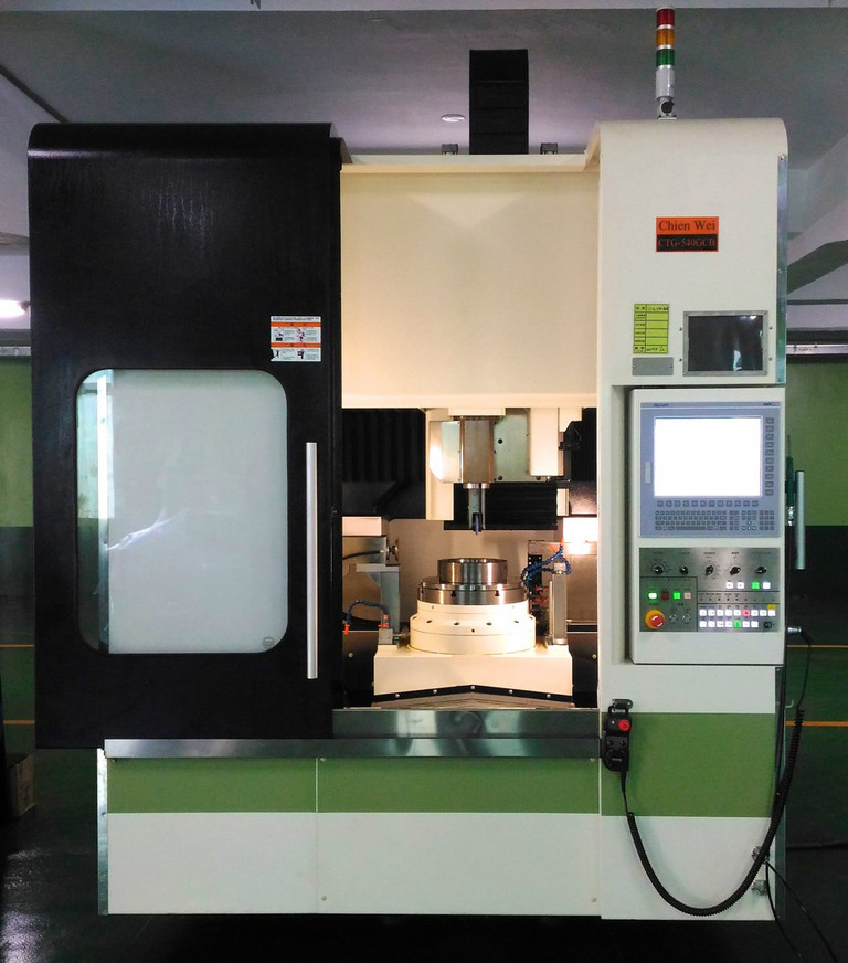 La nuova rettificatrice per ingranaggi di Chien Wei si basa interamente sulla piattaforma CNC Flexium+ 68 di ultima generazione di NUM.