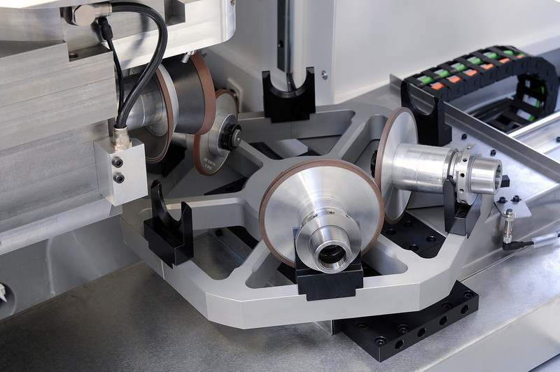 changeur d’outils à 6 positions. changeur d’outils à 6 positions.